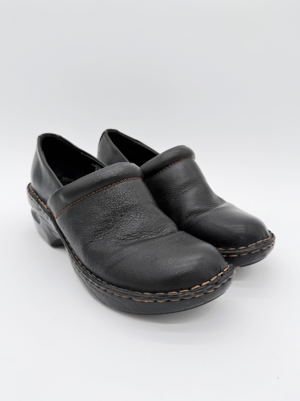 Thom McAn Daron Women's Size 8 M Black Leather Clogs Comfort Slip On Shoes
